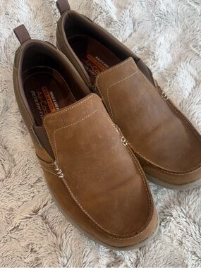 Skechers Men's Size 11 Harper Forde Relaxed Brown Leather Slip On Loafers 64858